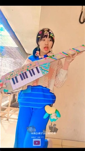 || CARDBOARD KEYTAR!!🌈🌟 || DIY || #oc #diy #cardboard #craft #keytar