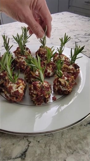 4-Ingredient Goat Cheese Cranberry Bites (EASY Holiday Party Favorite!)