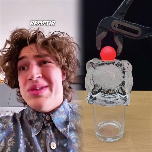 Así reviso el celular de mi NOVIA! 😅😱💖 #funny #humor #yosoydelos7mil #comedia