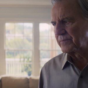 The day my dad demanded I hand over my daughter’s $50,000 college fund to his “gifted grandson going to Yale,” he added, “Your girl is just average.” I refused, and my sister Pamela spat straight at me in front of the whole family. Fifteen years later, at the family reunion in Savannah, my “average” daughter landed a helicopter on the lawn… then put something in my sister’s hand that made the whole house hold its breath. The Dalton house sits on the edge of Savannah, Georgia—a white-painted plac