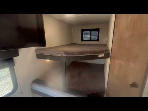 2023 Bunkhouse Travel Trailer 1/2 Ton Towable LIKE NEW 29 FT $15,000 Call or text 321*236*2052