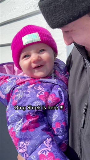 Oh, Shrek ! #baby #babyfever #babiesoftiktok #fyp #foryou #dadsoftiktok #dadlife #shrek #wow #reaction #surprise #cartoon #babygirl #family #parentsoftiktok #love #filter #smile #4u #foryoupage #pourtoi #canada
