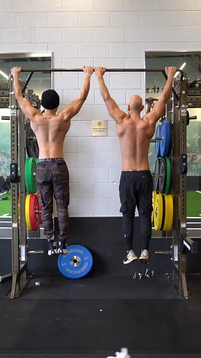 Double Trouble!!🔥 Advanced Bar complex Which was harder? 1,2 or 3? Comment down below 👇 @Warren James #calisthenics #backworkout #pullups #fitness #fyp