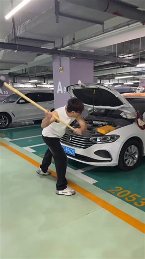 A four-function jump starter! It can replace many car repair tools!#cartiktok #car #driving #drivingtips #tiktokshopblackfriday | brotong666