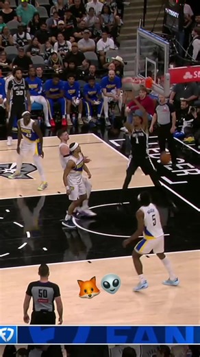 Ooooop 🤭 #nba #spurs #victorwembanyama #deaaronfox 📺 FanDuelSNSW | nsba