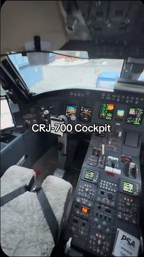 CRJ-700 cockpit never gets old✈️ #futureoffice #flywithpilotnick #aviation