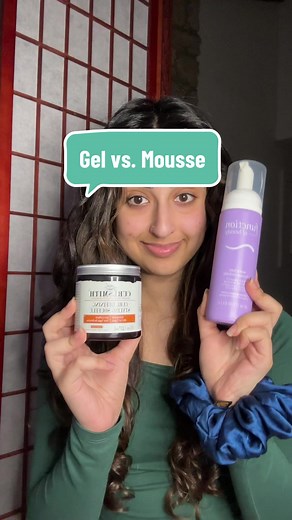 Gel vs. Mousse— what’s the difference?! Gels usually provide more definition, shine, and hold. Most give you a gel cast which is what ensures that your style will last multiple days! Mousses are more for volume & soft, flexible hold. These typically aren’t as strong as gels and won’t hold your style more than a day or two. I guess it all comes down to personal preference! I personally loveee the volume I get from mousses, but the hold I get from gels. I usually use both so I get the best of both