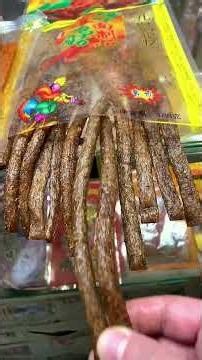 90s Challenge: Eat snacks while closing your eyes!