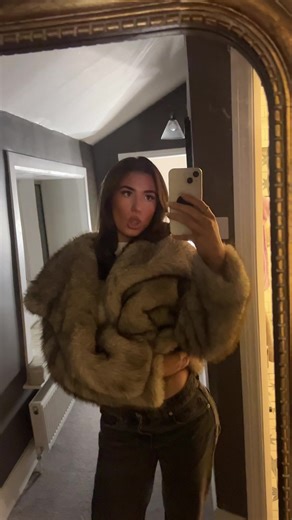 Kiss ma neck 😝😝