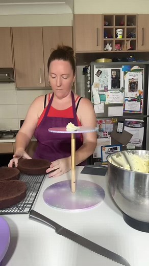 How to Create a Stunning Floating Cake