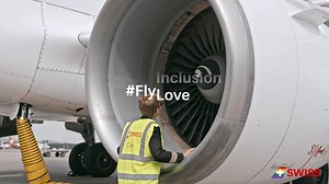 Das ist Annina, eine unserer Pilotinnen. Als faire Führungsperson ist es ihr oberstes Gebot, alle gleich zu behandeln. Diese Einstellung gilt für sie überall, egal ob im Berufs- oder Privatleben. #FlyLove #FlySWISS | Swiss International Air Lines