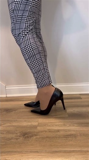 Heels with a healing soul #heels #pants #retro