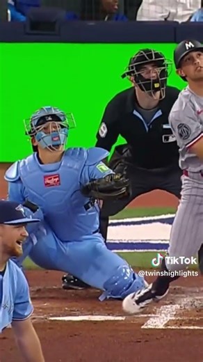 Twins tie up the series #mntwins #mlb #brookslee