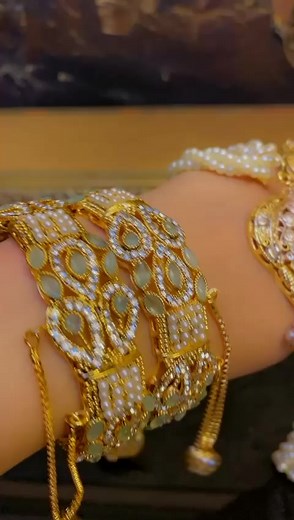 Egyptian Pendent set and Openable Bangles https://ayeshascollection.com.pk/product/openable-kangan-ok-5 | Signature Jewellery by Ayesha
