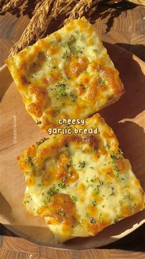 Easy cheesy garlic bread