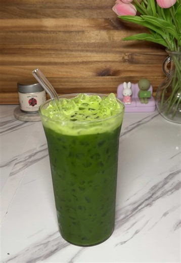 We love how creamy this matcha is even in a matchacano!💚 This is Shōgun from @Raku Matcha with maple syrup and a sprinkle of matcha salt 😍 Hope everyone has a nice day!✨ #matcha #matchatok #matchalover #matchaamericano #wendyanddaniel