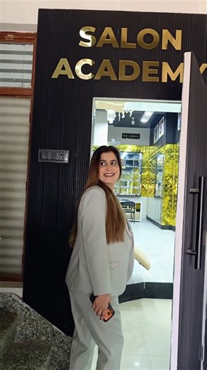 Talented Ritu Insan • Salon Institute on Instagram: "😍Perfect look, perfect lessons ✨ 😍 Next Batch Starts From — 01 January Learn Fashion Designing with Ritu Ma’am ✨ 📚 Course Modes ONLINE CLASSES ✔ 6 Months Validity ✔ Live Classes + Live Support OFFLINE CLASSES ✔ 3 Months Validity ✔ Complete Practical Training + Daily Support 💰 Important Update: 1 January से course prices बढ़ चुके हैं. Admissions अब revised fees पर ही होंगे. 📞 Call Now: 8607022646 | 7428321321 📍 Visit Our Branch: Mini Bypa