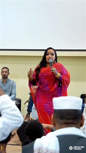 🎷 HeMo Tel Music 🎷 on Instagram‎: "⁨ صافي دهب الخزانة والفادني فوق سيد مكانة 💃 #هدي_عربي | سيرة نار🔥 | حفلة الفادنية - دبي⁩"‎