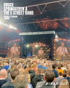 Bruce Springsteen performing 'Twist & Shout' last night at Wembley Stadium 🙌🙌 🙌 | Far Out Magazine