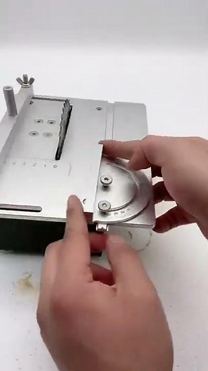 Mini saw table machine