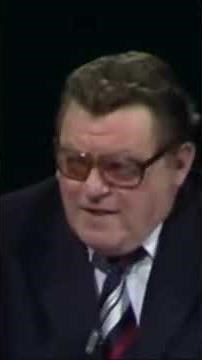 Franz Josef Strauss and Helmut Schmidt argue about how to deal with communists and socialists!