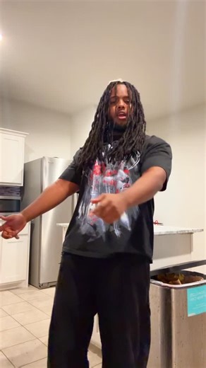 G4L artist on Instagram: "Manaweee somebody come teach me how to dance 😂😂"