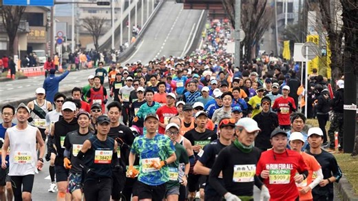 【熊本城マラソン】生配信で知り合いを探して応援！　32キロ地点のリアルタイム映像　※ライブ配信終了・アーカイブ公開中｜熊本日日新聞社