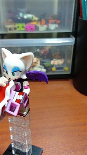 Rouge Saves Amy in Sonic Adventure