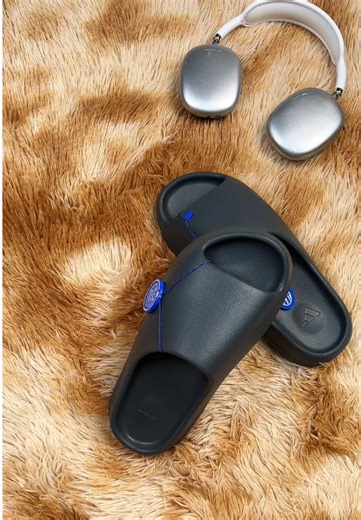 Adidas Yeezy Slide 'Dark Onyx' Review