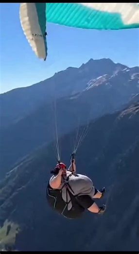 Paragliding at extreme altitude #paragliding #aerialmotion #flightdynamics