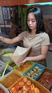 NASI PECEL YANG JUALAN CANTIK BANGET #shorts #nasipecel #streetfood #shortvideo