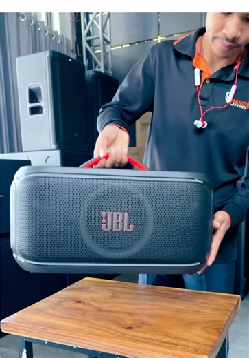 JBL Party Box On-The-Go: Battery Mode Sound Test