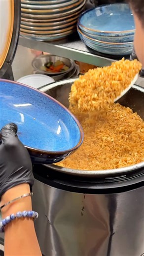 It’s a new week, but the same old gloomy weather.. come to Yum Cha for your comfort meals that add a pop of colour to this cloudy Monday!☁️ | Yum Cha