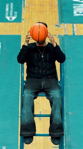 Gursharanjot Singh Randhawa on Instagram: "Got hands on this exclusive videoo.. thanks team for sendif me rhisss excited 🔥🔥🔥🔥 #azul #gururandhawa @gururandhawa INSTA Full feed of AZUL 🔥"