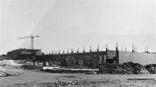 14K views · 136 reactions | ✨50 Jaar van Uitnemendheid✨ 'n Paar woorde van mnr. W. R. Hindley, ons 1ste Skoolhoof, se kleinseun. Saam gaan ons die toekoms in, sluit aan by ons gesogte Alumni en help om Wesvalia tot nog meer hoogtes te lei. Volg die skakel: https://wesvalia.co.za/alumni-betaling/ #wessiegreatness #WesvaliaAlumni | Hoërskool Wesvalia Alumni | Facebook