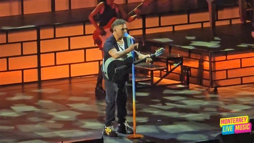 🎶✨ Ansiábamos tanto ver a Alejandro Sanz en vivo y por fin lo disfrutamos. Abrió su primera fecha en Monterrey con “Desde Cuándo” y nos regaló una noche inolvidable. 💖🎤 | Monterrey Live