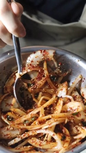 fun fact: once spent a day at former michelin-starred restaurant Chez Panisse just spinning lettuce. So i’m kind of a ✨professional salad spinner✨ | Chezjorge