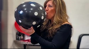 #womenballoonpoper #Over inflatedballoonpop#balloonpop #daremeballoonpo