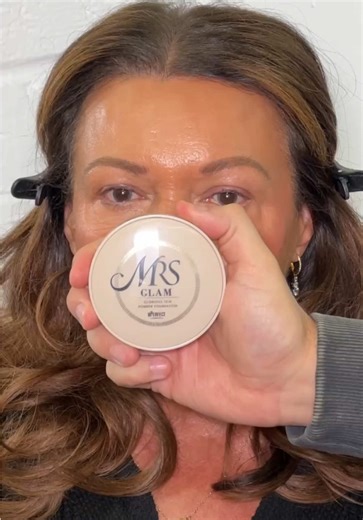 Flawless Powder Foundation Application Tips