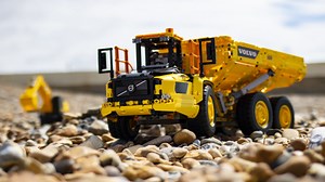 LEGO Technic 42114 6x6 Volvo Articulated Hauler review