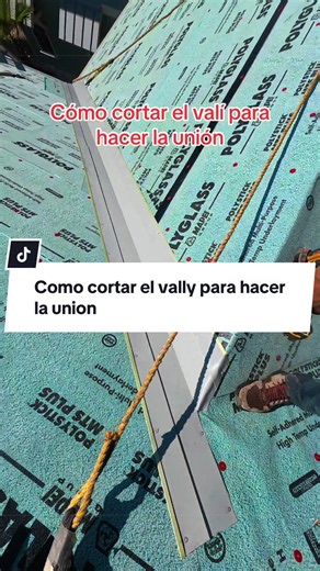 #como cortar el vallys✍🏻✍🏻#metal #construction #roofing #roof | Metal Roofing