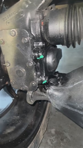 The Hummer H1 is officially finished. We re-did every step, documented the full process, and made sure every seal, bolt, and component is properly installed, marked, and protected. Transparency is key — that’s why we show everything across all our platforms. And to be clear: if you bring your own parts, there is no warranty from us. In this case, we purchased certain parts ourselves out of courtesy to ensure the vehicle could safely return to the shop it originally came from. Do not confuse kind