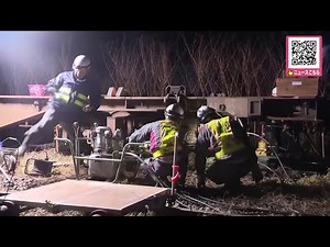 【最新】JR貨物の脱線事故 復旧作業続く 脱線した列車をジャッキなどを使い線路に戻す作業に車両の点検 脱線が始まったとみられる踏切付近では1メートル以上レールが破断も 北海道森町