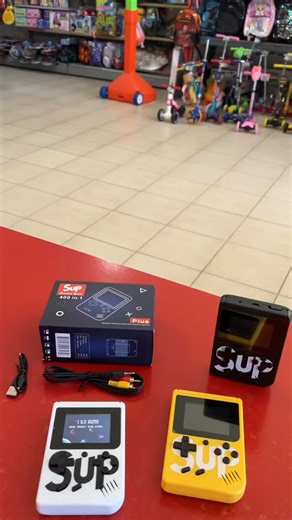 Jugueteria Aladino on Instagram: "Nuevo SUP Game Box 400 in 1!!! 👾🎮 Consola Sup Game Box Plus 400 in 1 La consola Sup es un emulador de 400 videojuegos provenientes de la Famicom Disk System y la NES (Nintendo Entertainment System) de forma portatil al tamaño de una mano. Consola Genérica Portátil Juegos Retro Sup Game . Reviví los mejores juegos. Puedes jugar juegos en cualquier lugar y en cualquier momento. Es un regalo para los niños, y puedes divertirte con ellos. Pantalla de