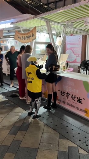 Crazy Robot Prank in China | Public Reactions”