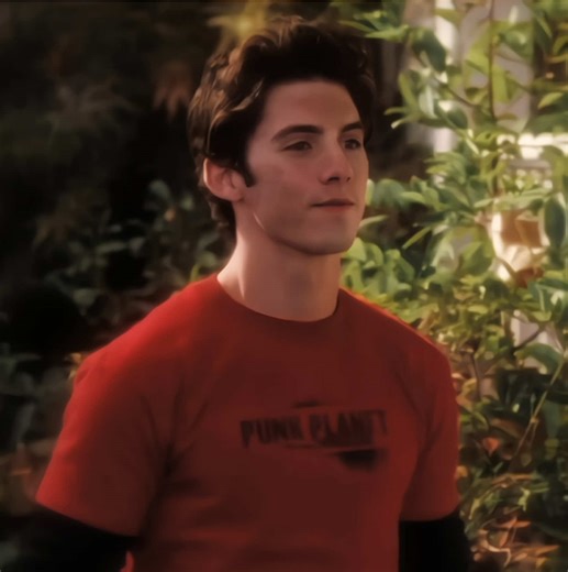 Exploring the Gilmore Girls: Jess and Rory's Journey