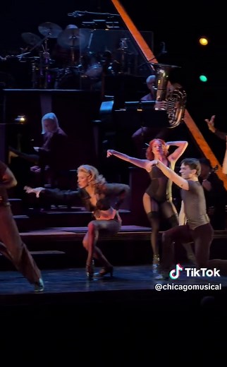 Nobody Walks Out on Whitney Leavitt in Chicago