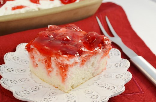 Cherry Dream Poke Cake Recipe | Best Holiday Dessert Idea | Rada Cutlery