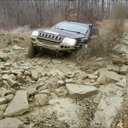 Jeep Cherokee Tackles Extreme Off-Road Terrain
