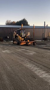 Not long ago, AJ Parson Earthmoving had SITECH Solutions Support Technician Lanchlan McCue install a 2D laser system on their CAT 299D3 XE, already equipped with the CAT GB124 smart blade. The result? An even more versatile set-up—capable of trimming to fine tolerances while still packing the power to cut heavily when required. In this clip, Mitch is trimming a large house pad with metal dust in preparation for a concrete slab. Paired with a dual grade laser, this system will be used across hous